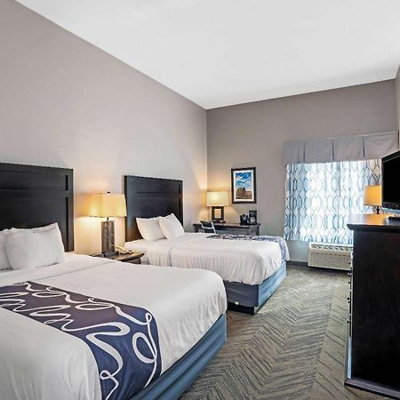 Отель La Quinta By Wyndham Brookshire West Katy Экстерьер фото