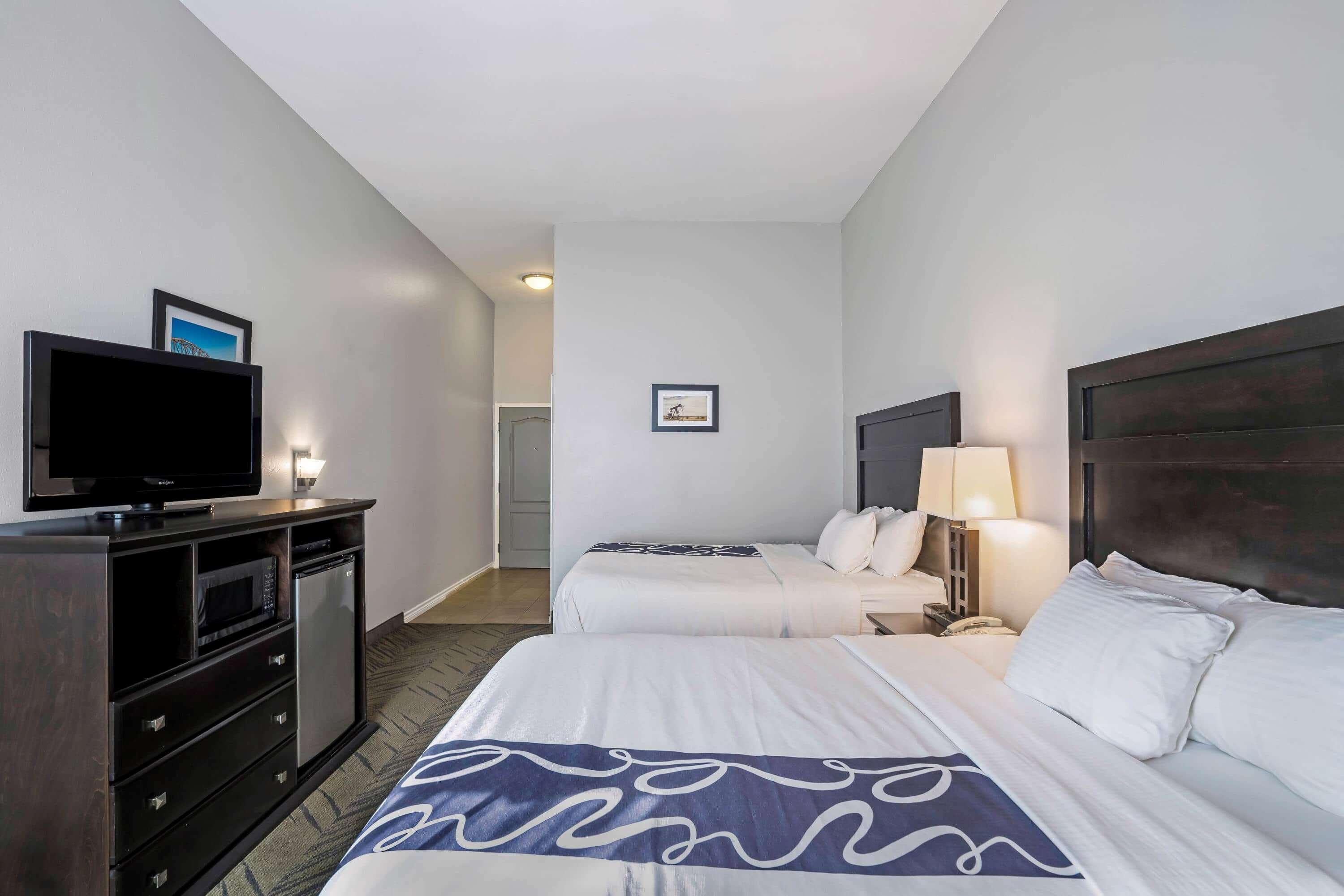 Отель La Quinta By Wyndham Brookshire West Katy Экстерьер фото